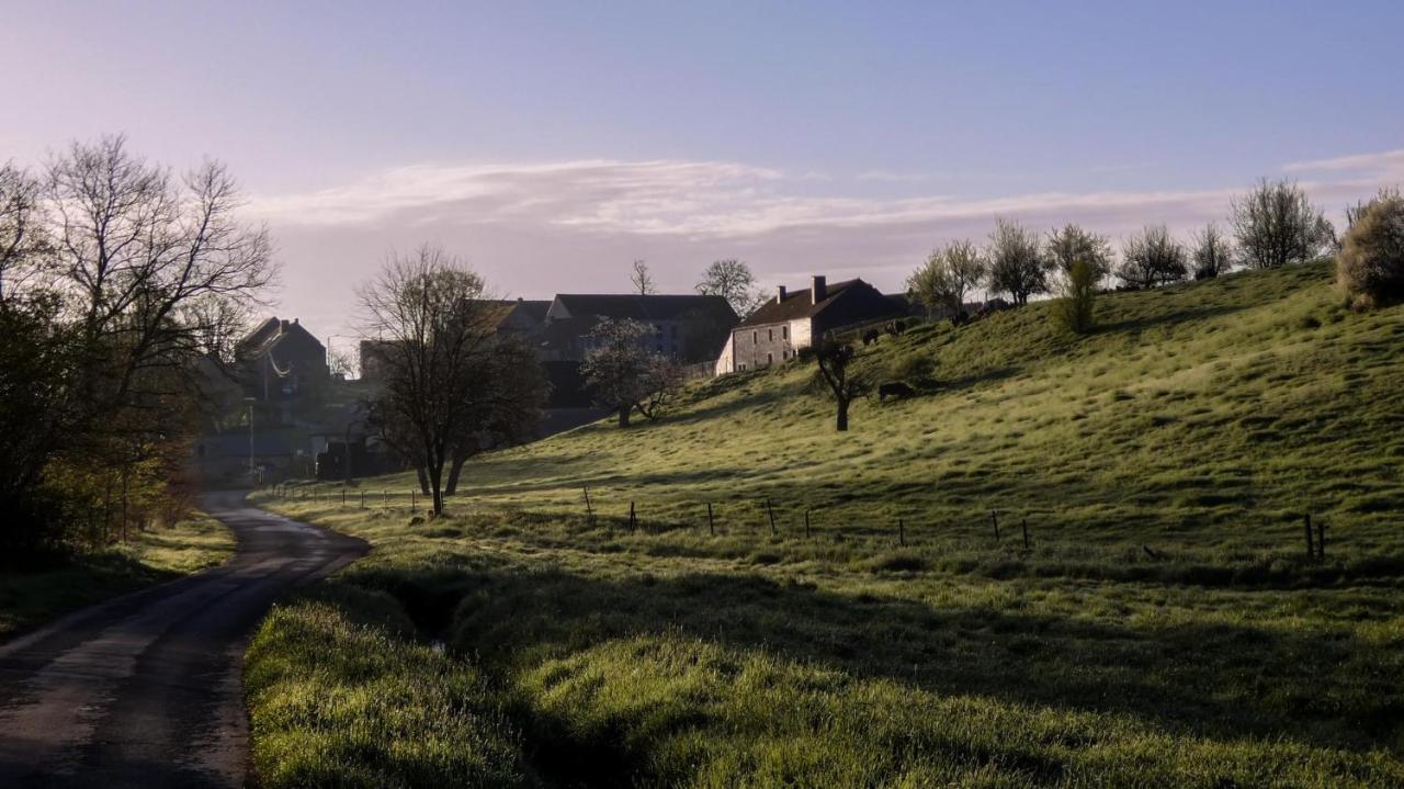 La Colline Aux Hirondelles *